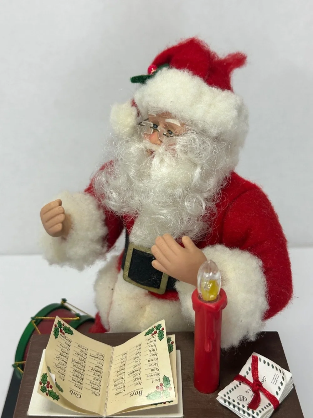 Vintage 1993 Holiday Creations Musical Santa Scene Light Up Noel Desk Figurine